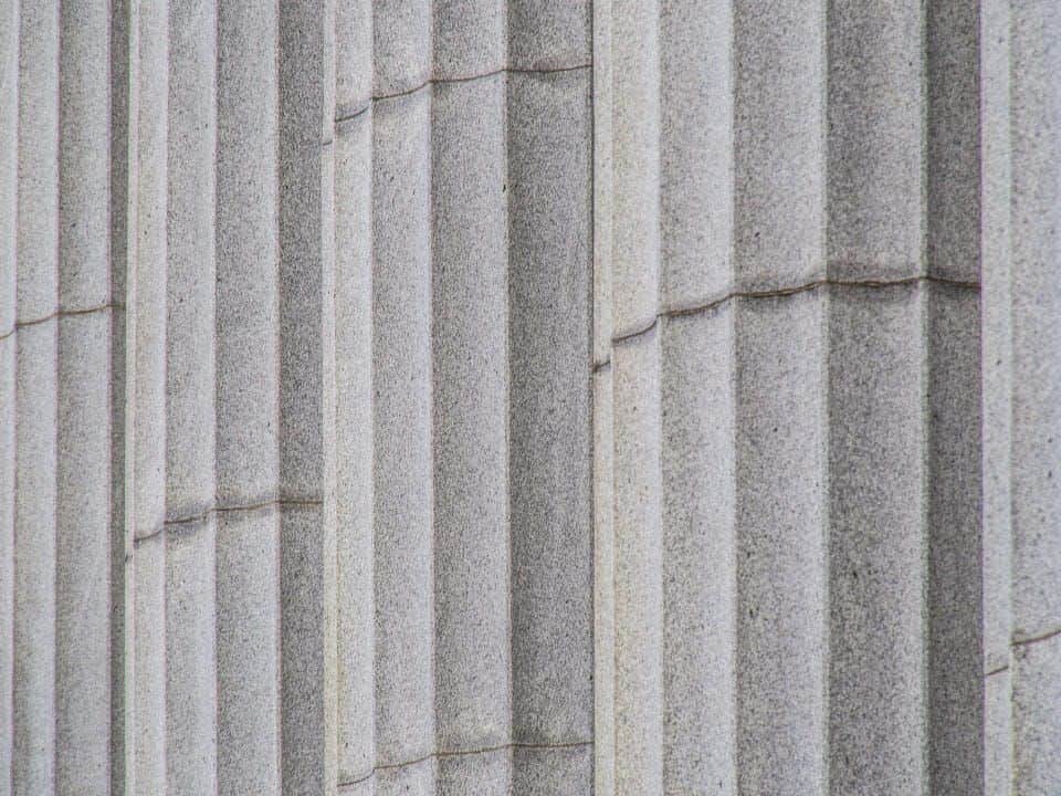 Teismo rūmų kolonos